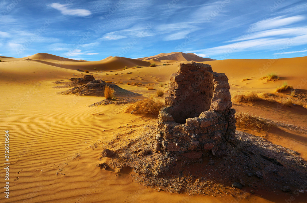 撒哈拉沙漠中的老水井