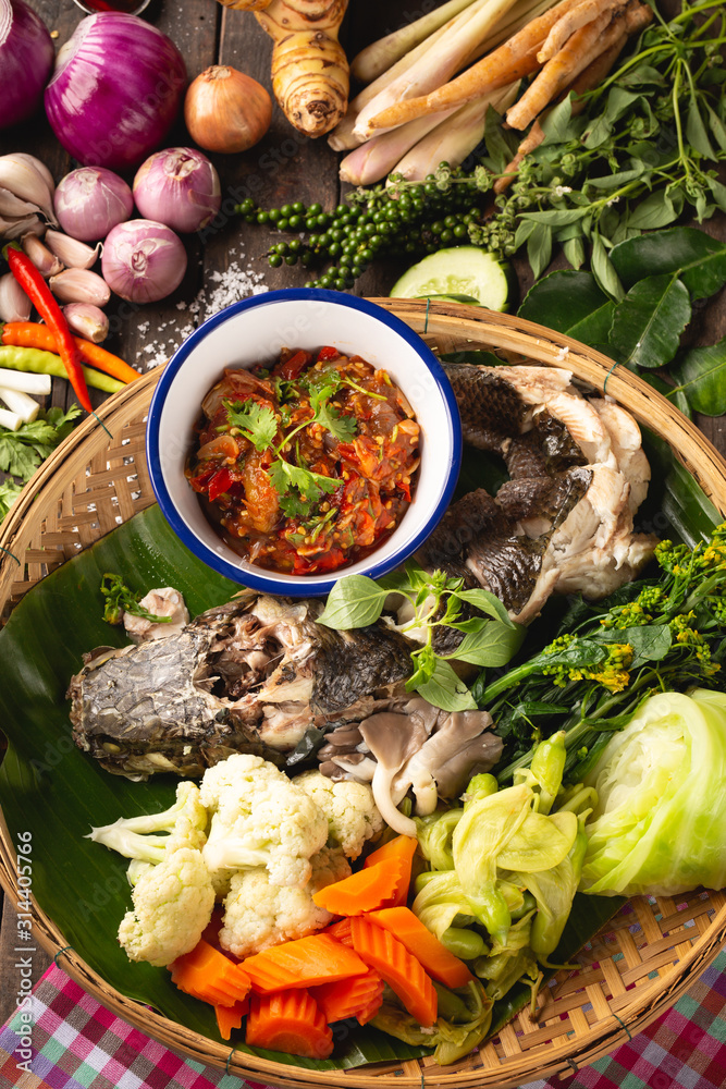 蒸乌鱼，泰国峨山当地美食，泰国