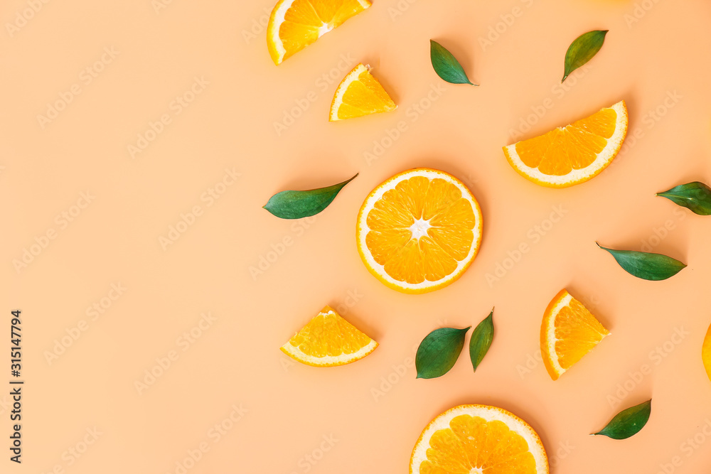 彩色背景上的甜橙