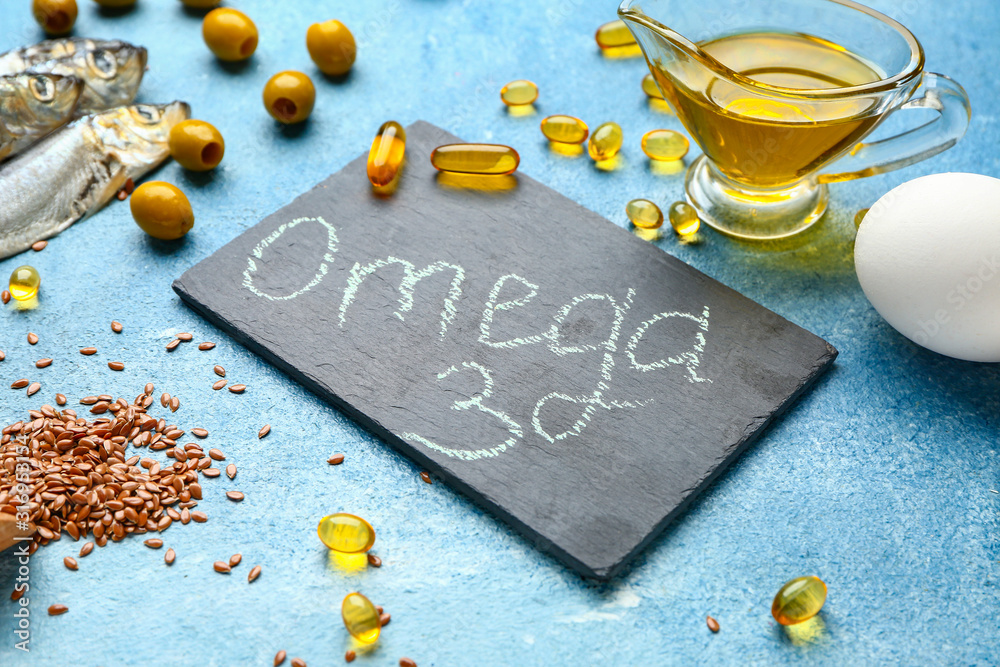 一套高omega 3和鱼油药丸的健康产品
