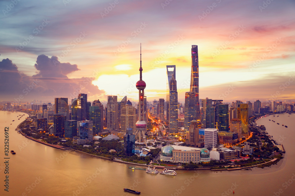 上海的日落与城市景观