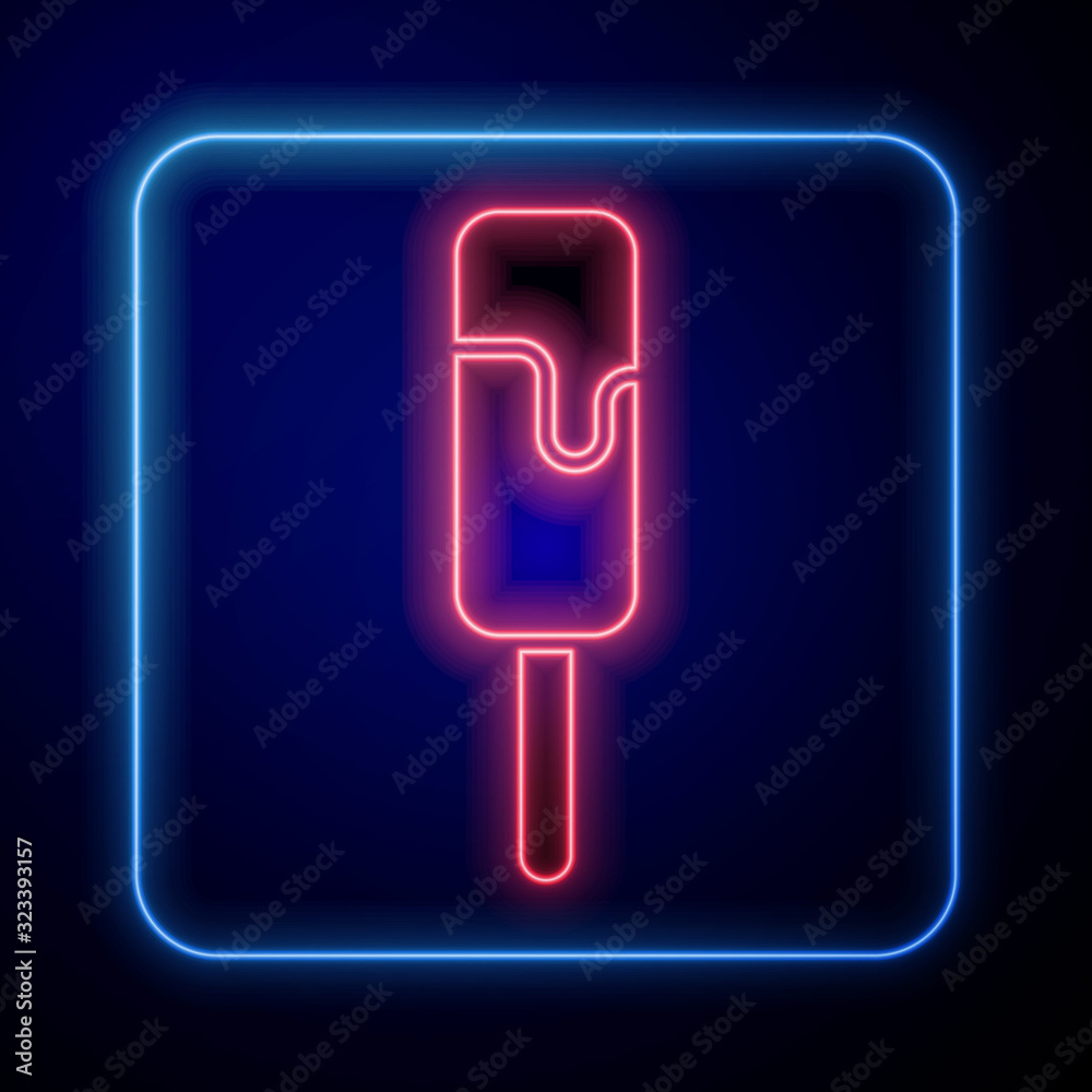 蓝色背景上的发光霓虹冰淇淋图标。甜蜜的符号。矢量插图