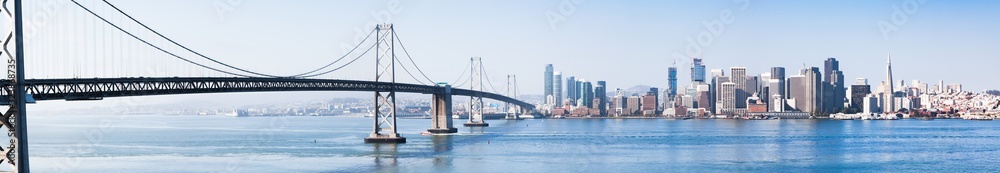 美国加利福尼亚州奥克兰湾大桥旧金山天际线
