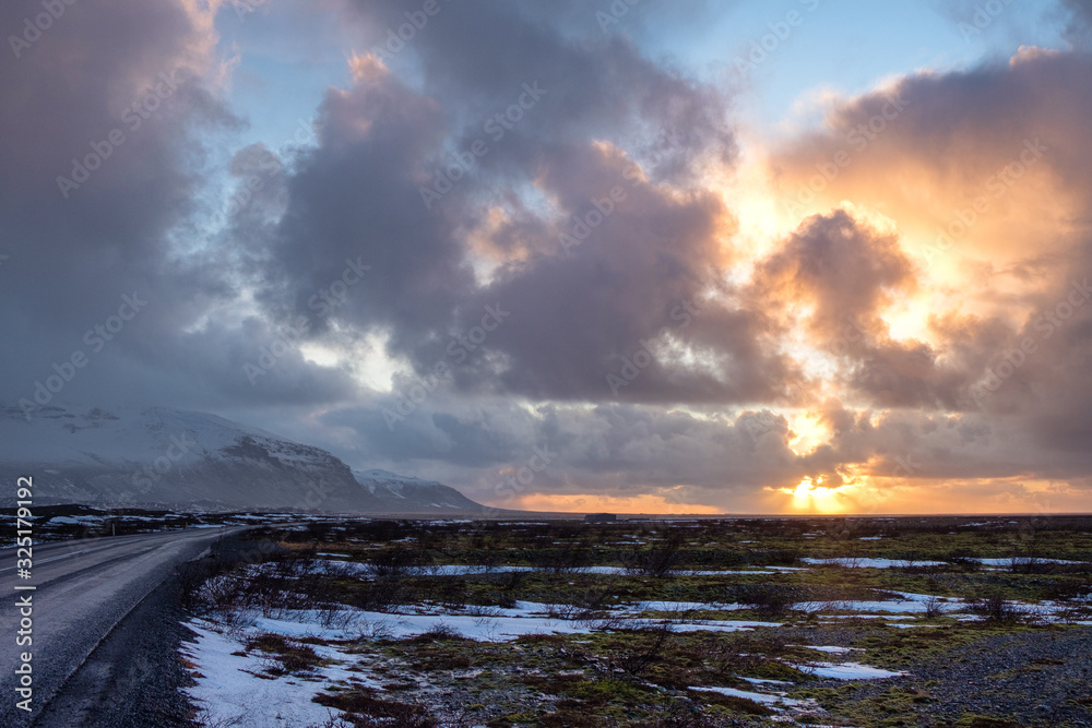 Iceland: stunning sunrise near Svínafellsjökull glacier
