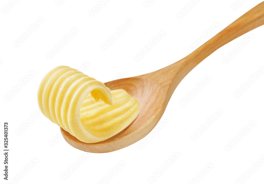 隔离木勺上的黄油卷或黄油卷。