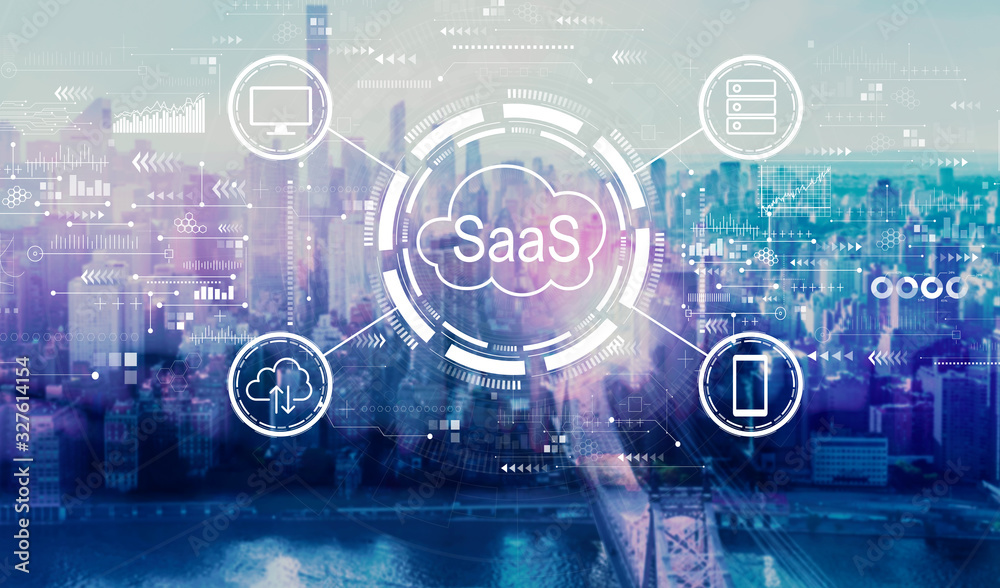 SaaS——软件即服务的概念，与纽约市中心附近的天际线相结合