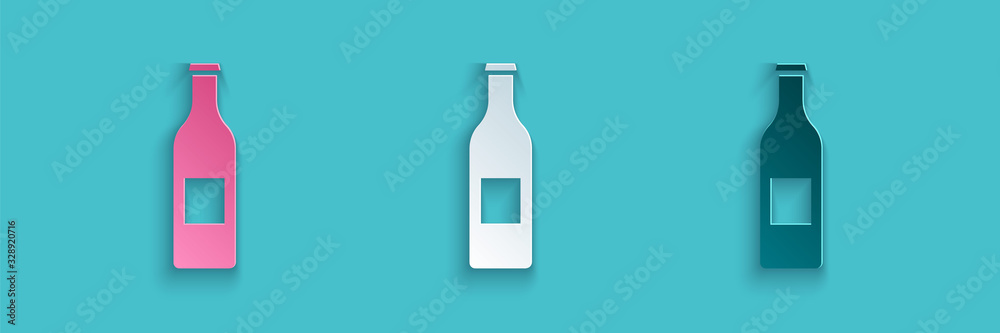 蓝色背景上的剪纸啤酒瓶图标。纸艺风格。矢量插图