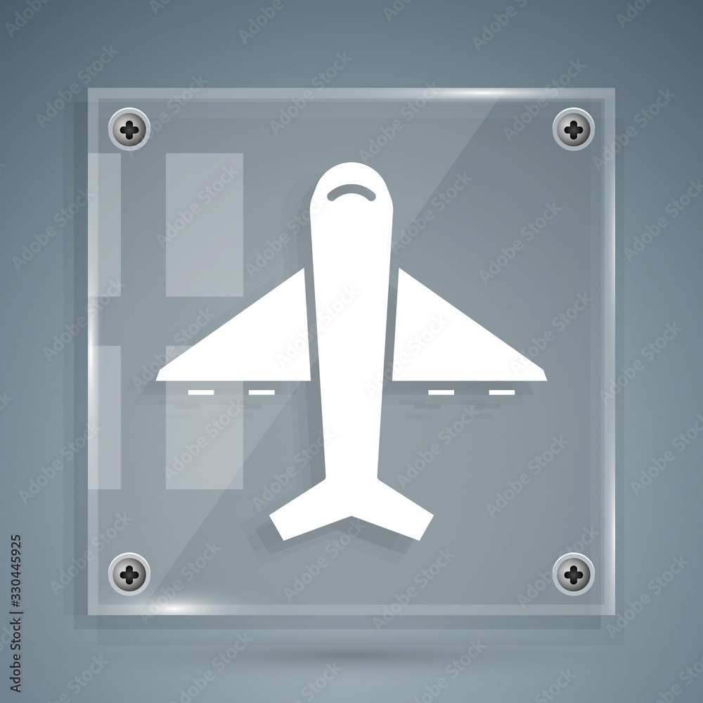 灰色背景上隔离的白色飞机图标。飞行飞机图标。航空公司标志。方形窗格玻璃