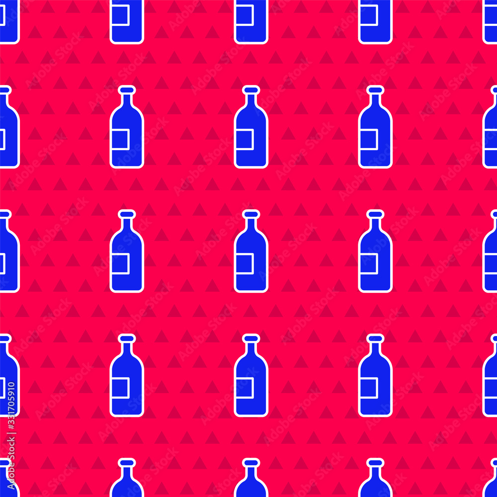 蓝色酒精饮料瓶图标在红色背景上隔离无缝图案。矢量插图