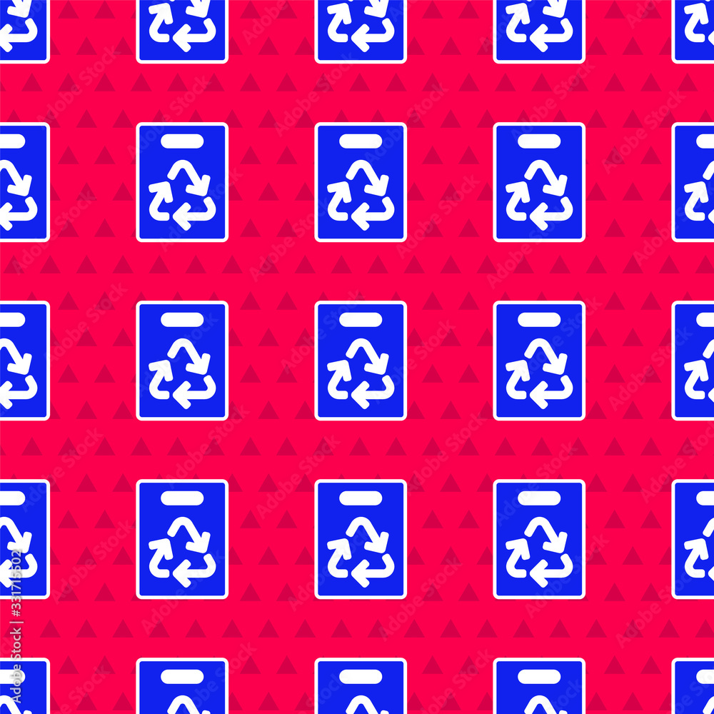 蓝纸购物袋，红色背景上有回收图标隔离无缝图案。带回收的袋子