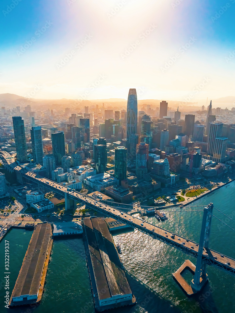 旧金山市中心摩天大楼鸟瞰图