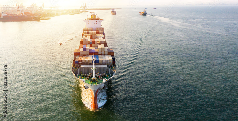 集装箱货船全球业务全球商业贸易物流和海外运输
