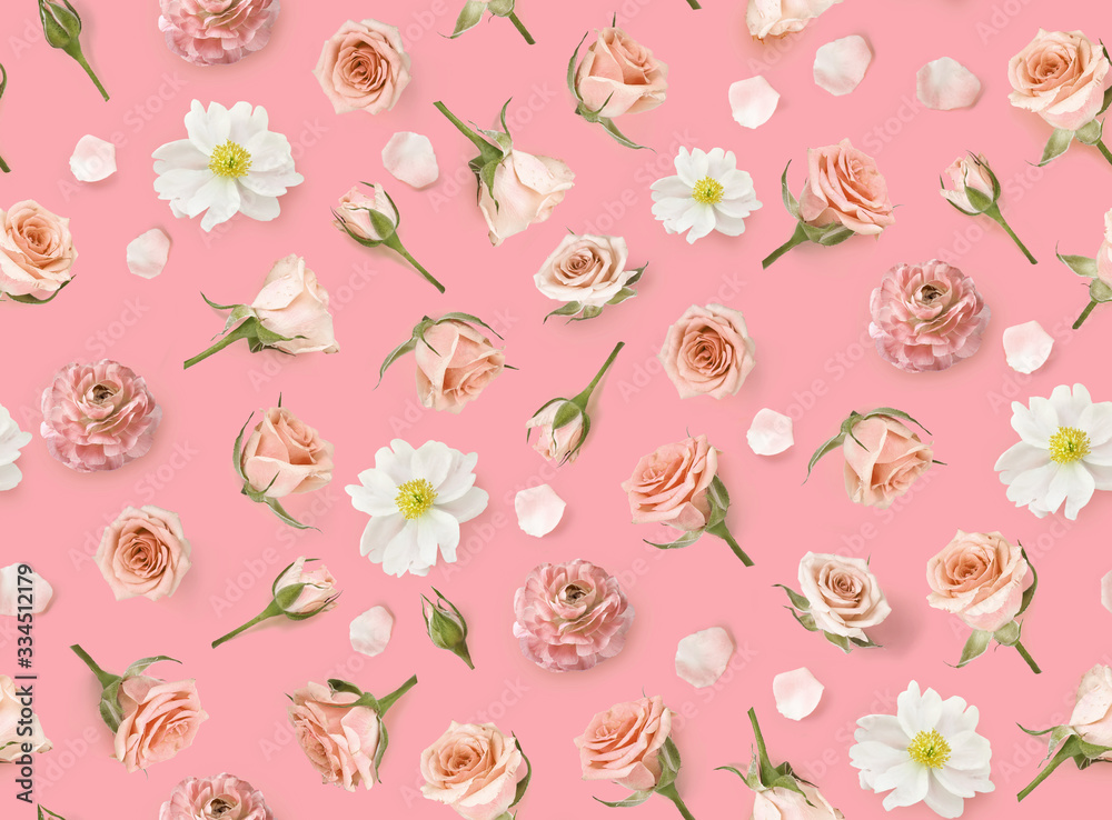 由粉色花朵和玫瑰花蕾制成的花朵无缝图案。平躺，俯视图。情人节背景