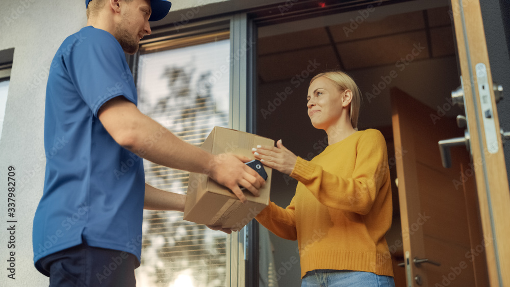 Beautiful Young Woman Opens Doors of Her House and Meets Delivery Man who Gives Her Cardboard Box Po