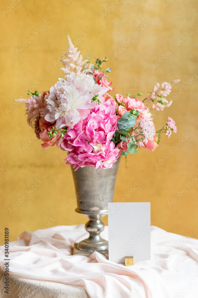 桌子上的花