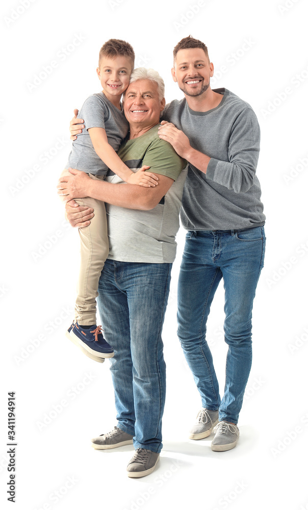 白人背景下有父亲和儿子的男人