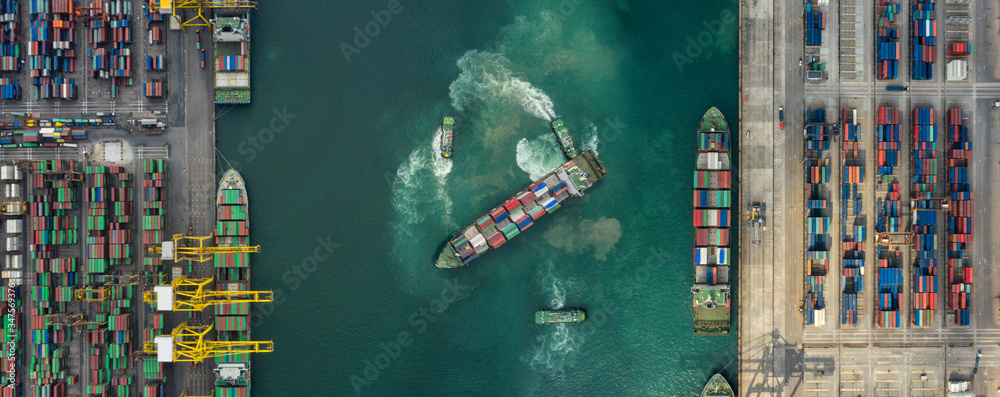 集装箱，进出口业务和物流中的集装箱船。通过运输货物到港口
