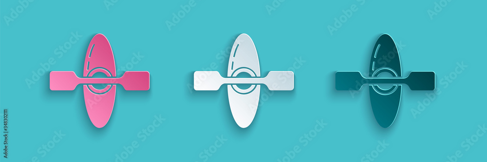 蓝色背景上的剪纸皮划艇和桨板图标。用于钓鱼和旅游的皮划艇和独木舟
