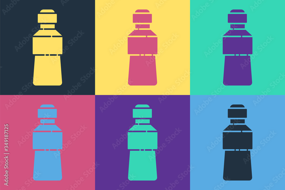 在彩色背景上隔离的波普艺术水瓶图标。苏打水饮料标志。矢量