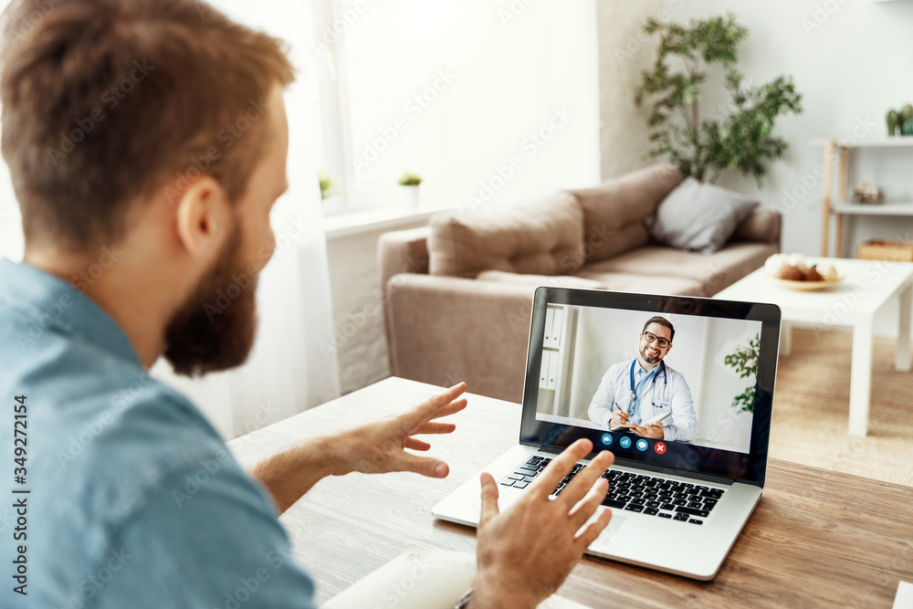 与医生在线视频会议视频聊天。