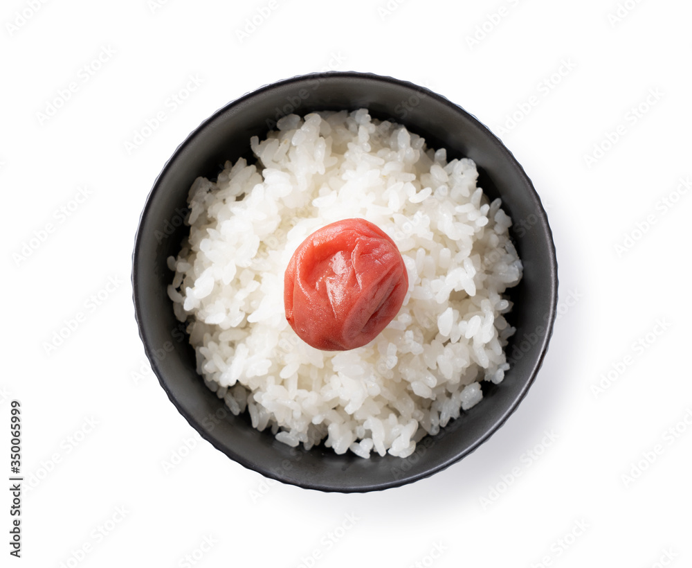 日本腌李子和白底现煮米饭