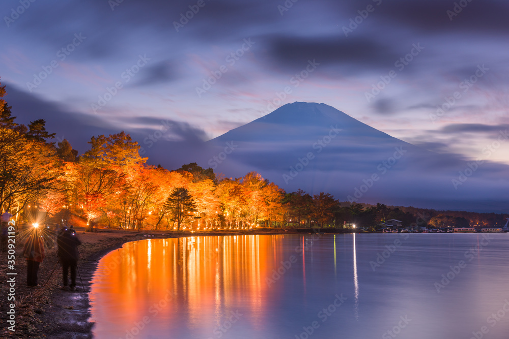 从山中湖看日本富士山