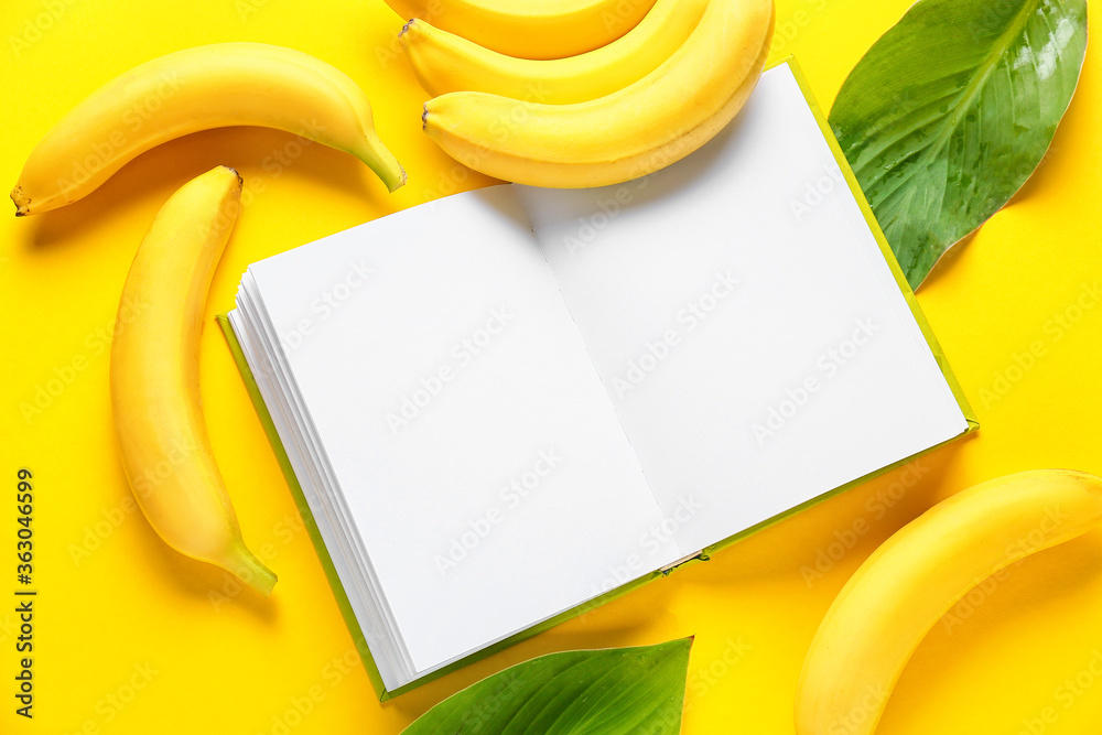 成熟的香蕉和彩色背景书