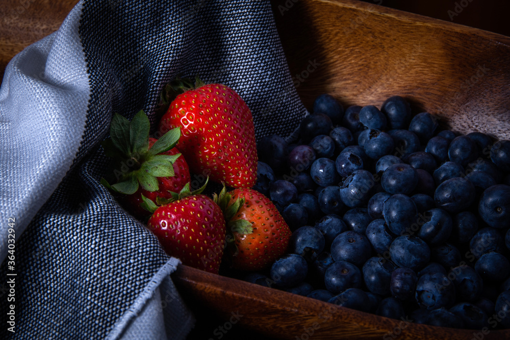 蓝色浆果、水果、草莓