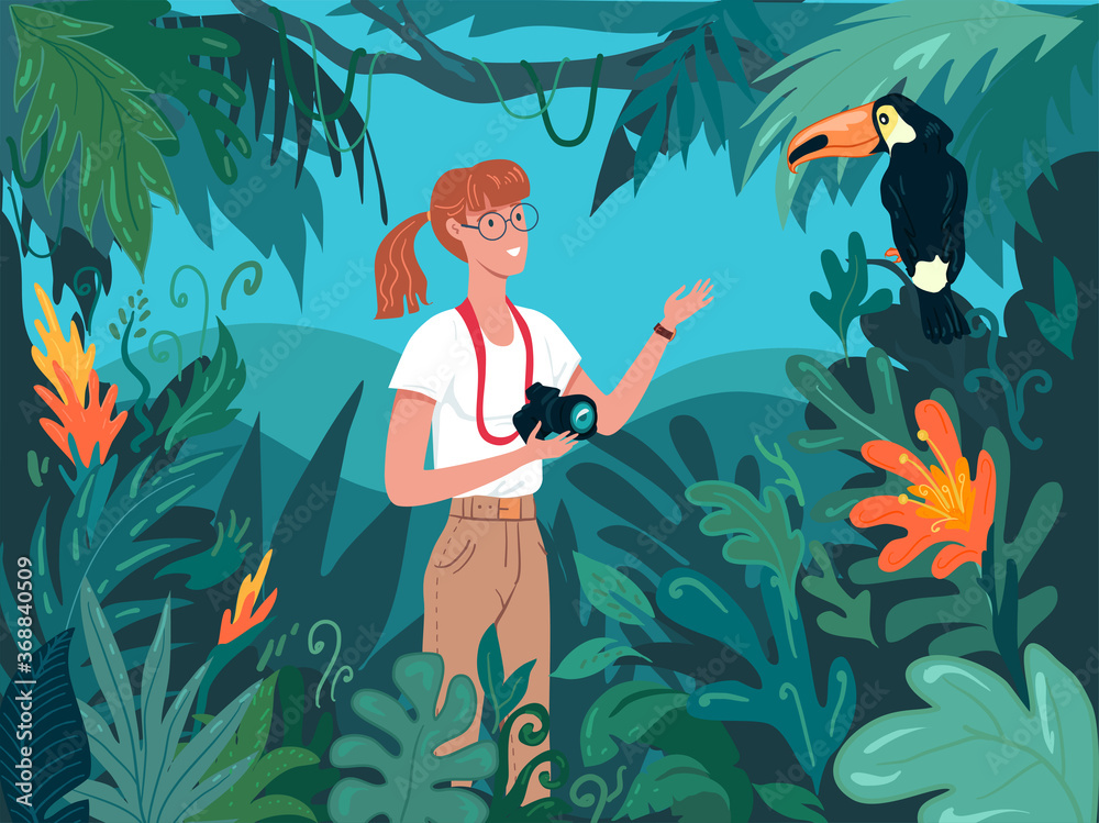 行走在野生丛林中的年轻女摄影师