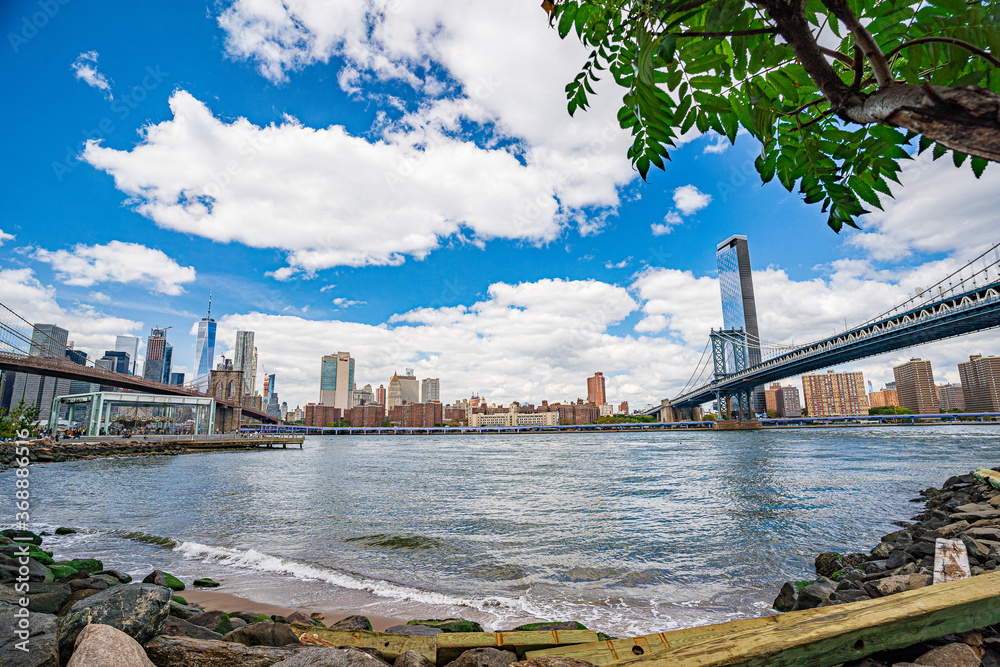 曼哈顿东河大桥和滨水公寓曼哈顿纽约市广角景观