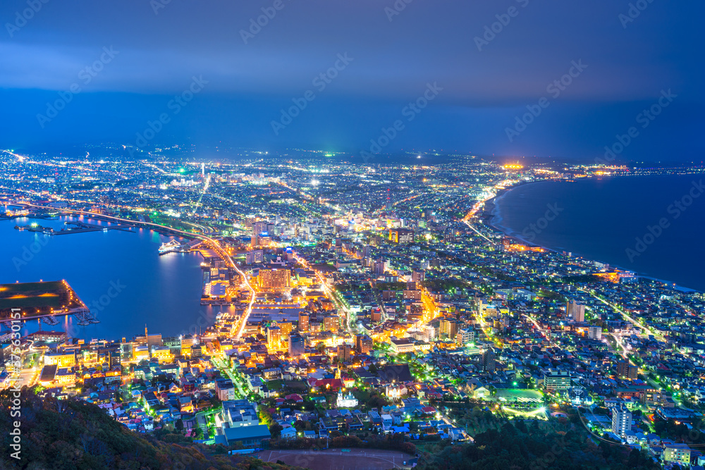 日本北海道函馆市从函馆山俯瞰的城市天际线