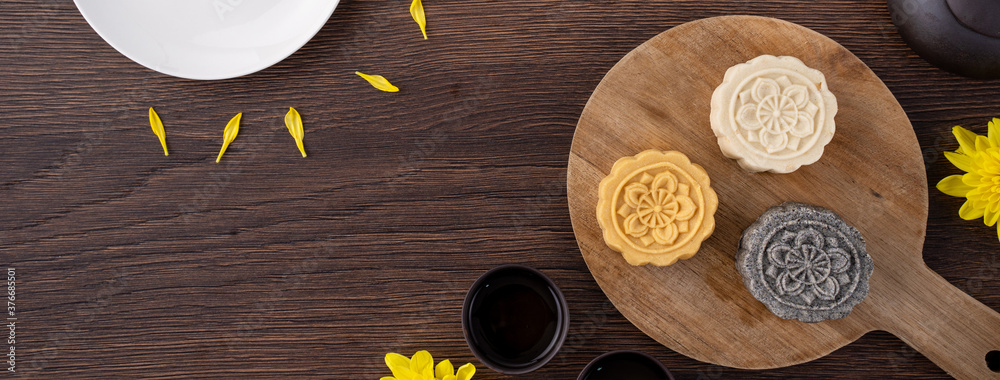Colorful beautiful moon cake, mung bean cake, Champion Scholar Pastry cake for Mid-Autumn festival t