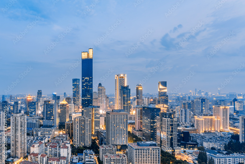 中国江苏省南京市高层建筑天际线夜景