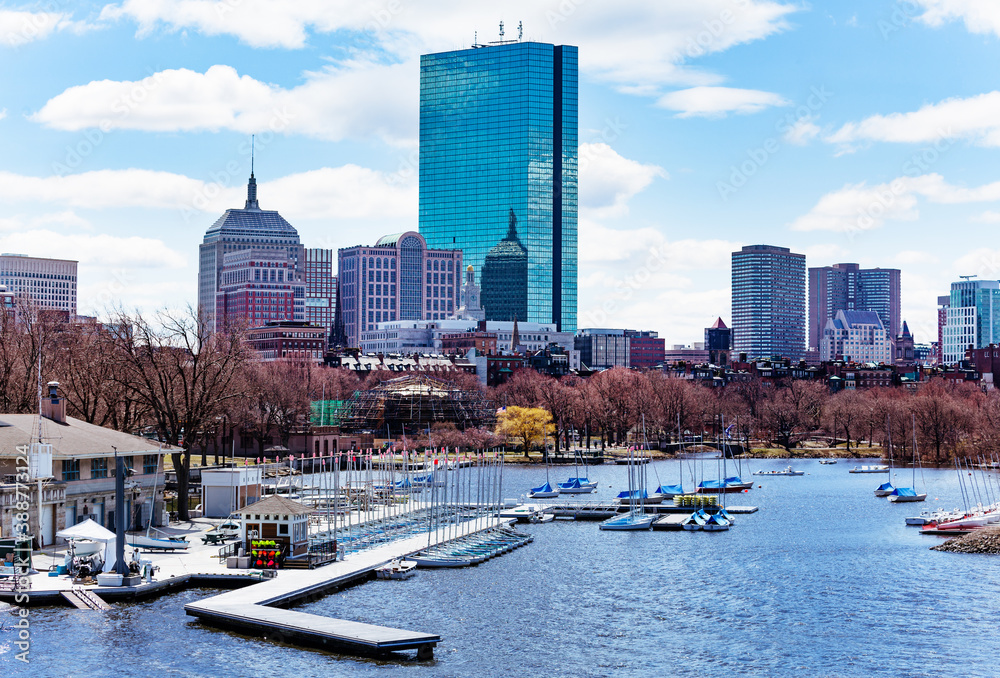 美国马萨诸塞州波士顿市中心查尔斯河景观