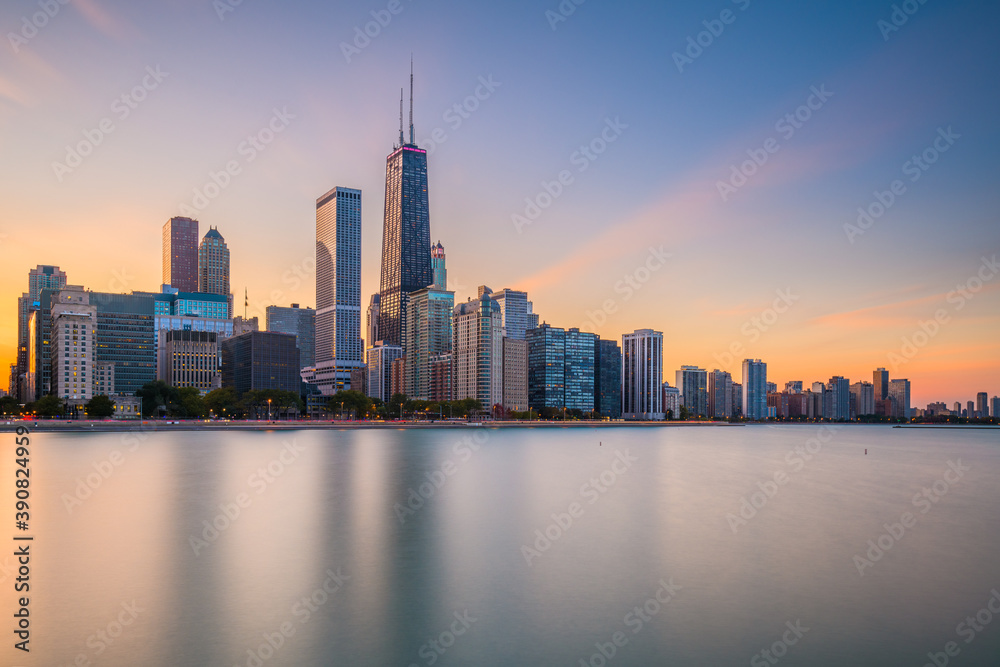 美国伊利诺伊州芝加哥，密歇根湖的市中心天际线