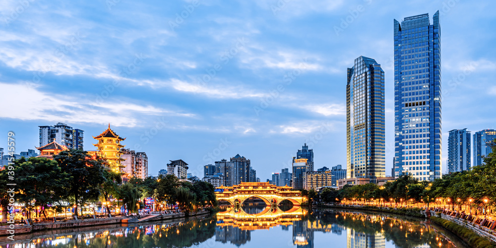 中国四川省成都市安顺大桥夜景