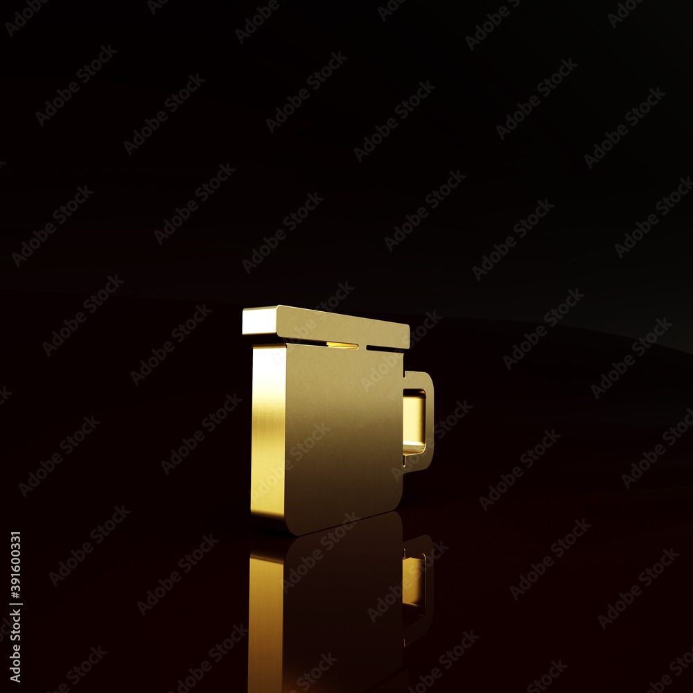金色露营金属马克杯图标，独立于棕色背景。极简主义概念。3d插图3d人