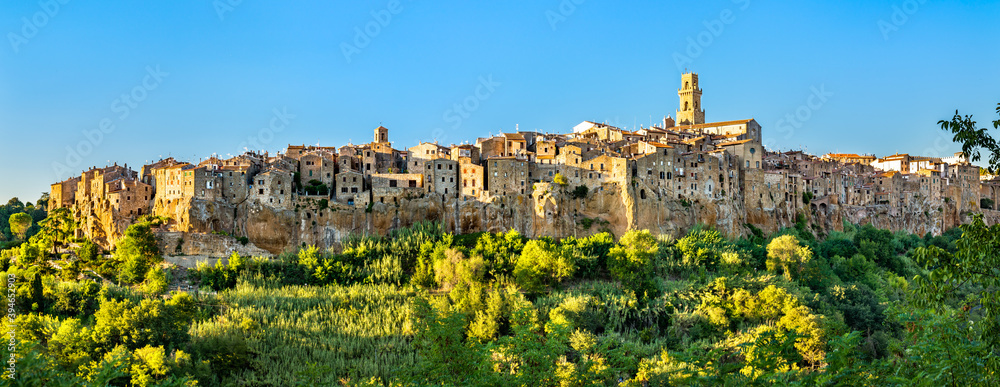 意大利托斯卡纳中世纪小镇皮蒂利亚诺全景