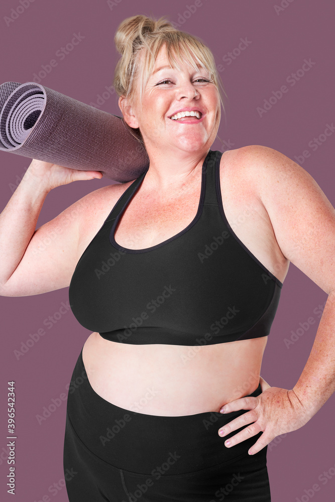 身体积极曲线女性运动服配瑜伽垫