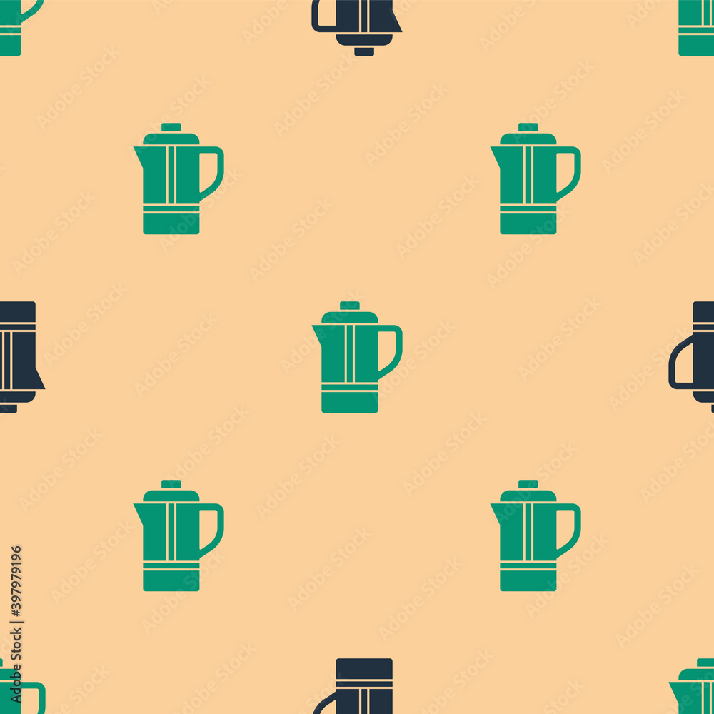 米色背景上的绿色和黑色茶壶图标隔离无缝图案。矢量。