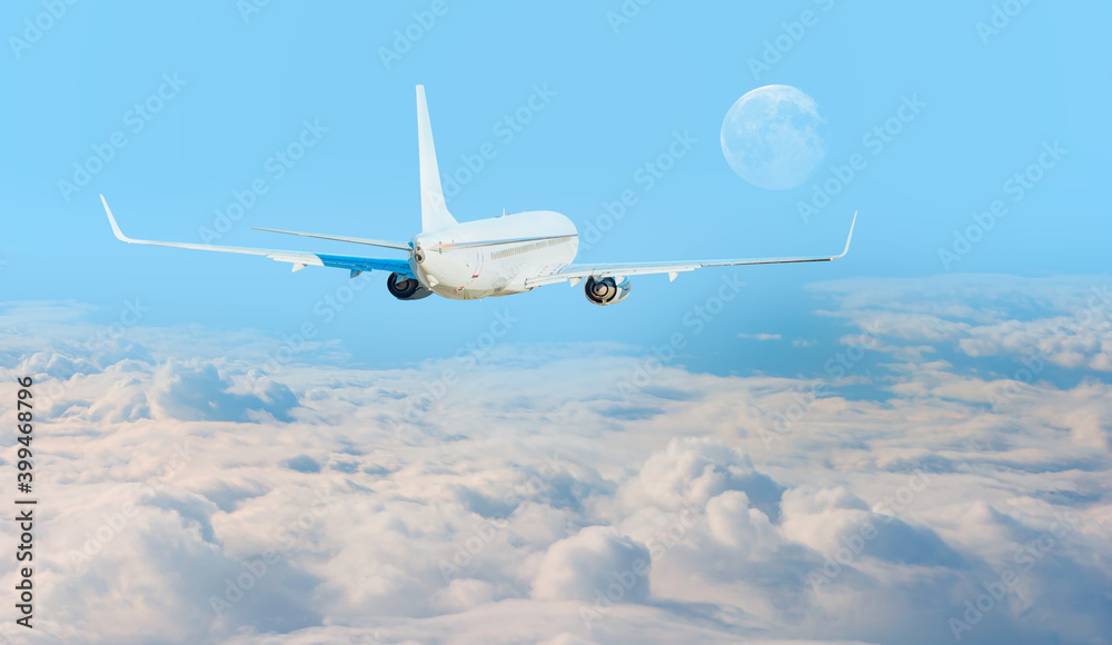 云上的白色客机-航空运输