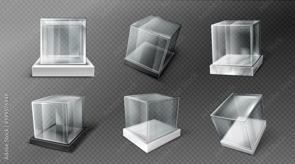 黑色、白色和大理石支架上的玻璃立方体盒子。塑料讲台上的空透明方形展柜。