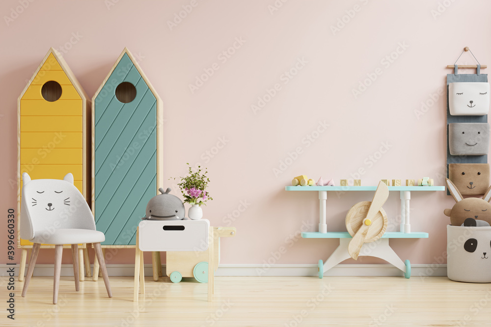 浅粉色墙壁背景的斯堪的纳维亚儿童房设计理念。