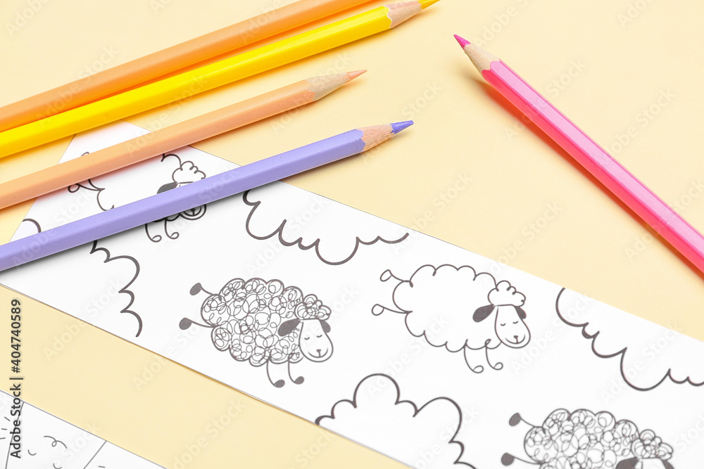 彩色背景铅笔可爱的书签