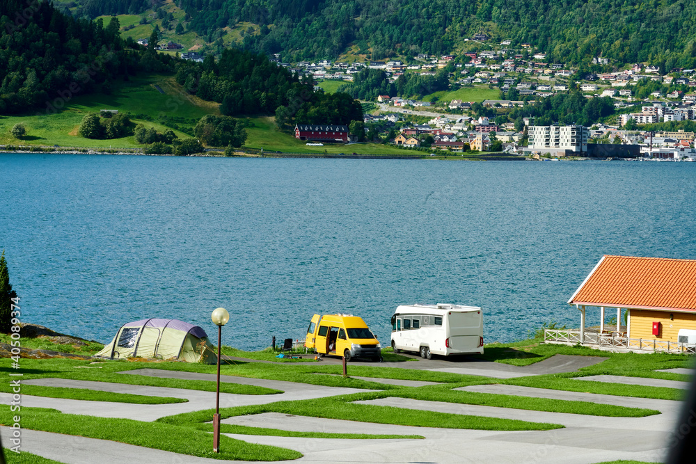 Campingplatz am See für Camper WOhnmobile und Wohnwagen oder Zelt