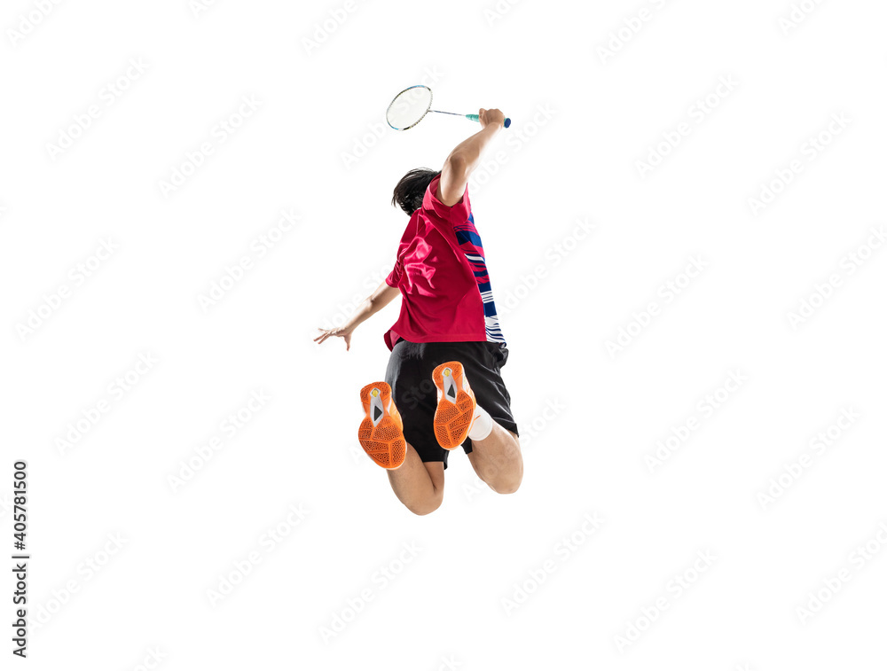 亚洲羽毛球运动员在白底击球
