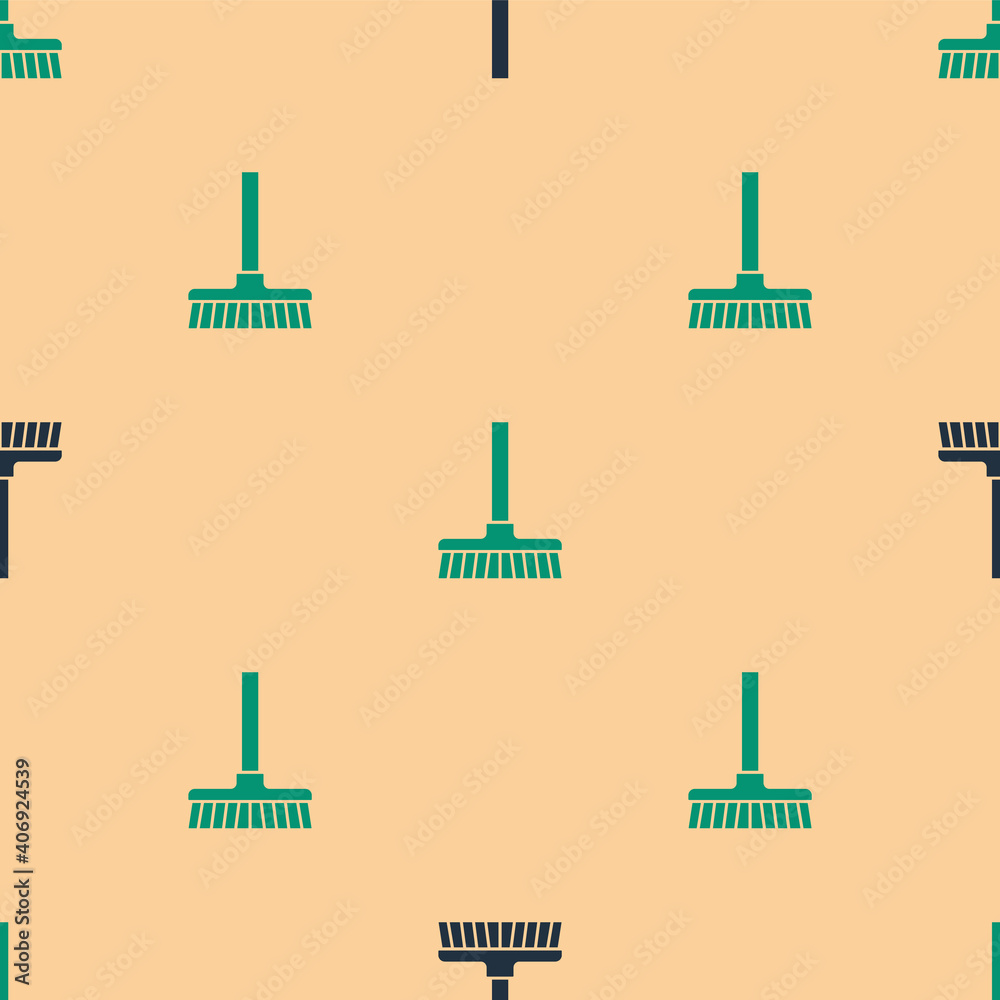 米色背景上的绿色和黑色手柄扫帚图标隔离无缝图案。清洁服务公司