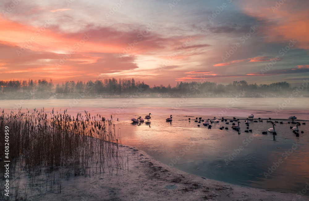 Wintry Sunrise II冰冻湖