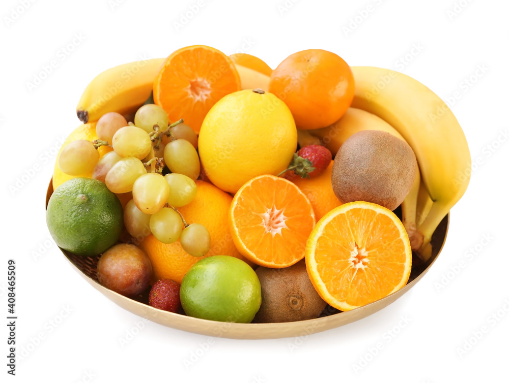 白色背景上有不同水果的碗