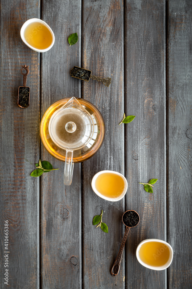 亚洲茶道，杯子和茶壶，俯视图